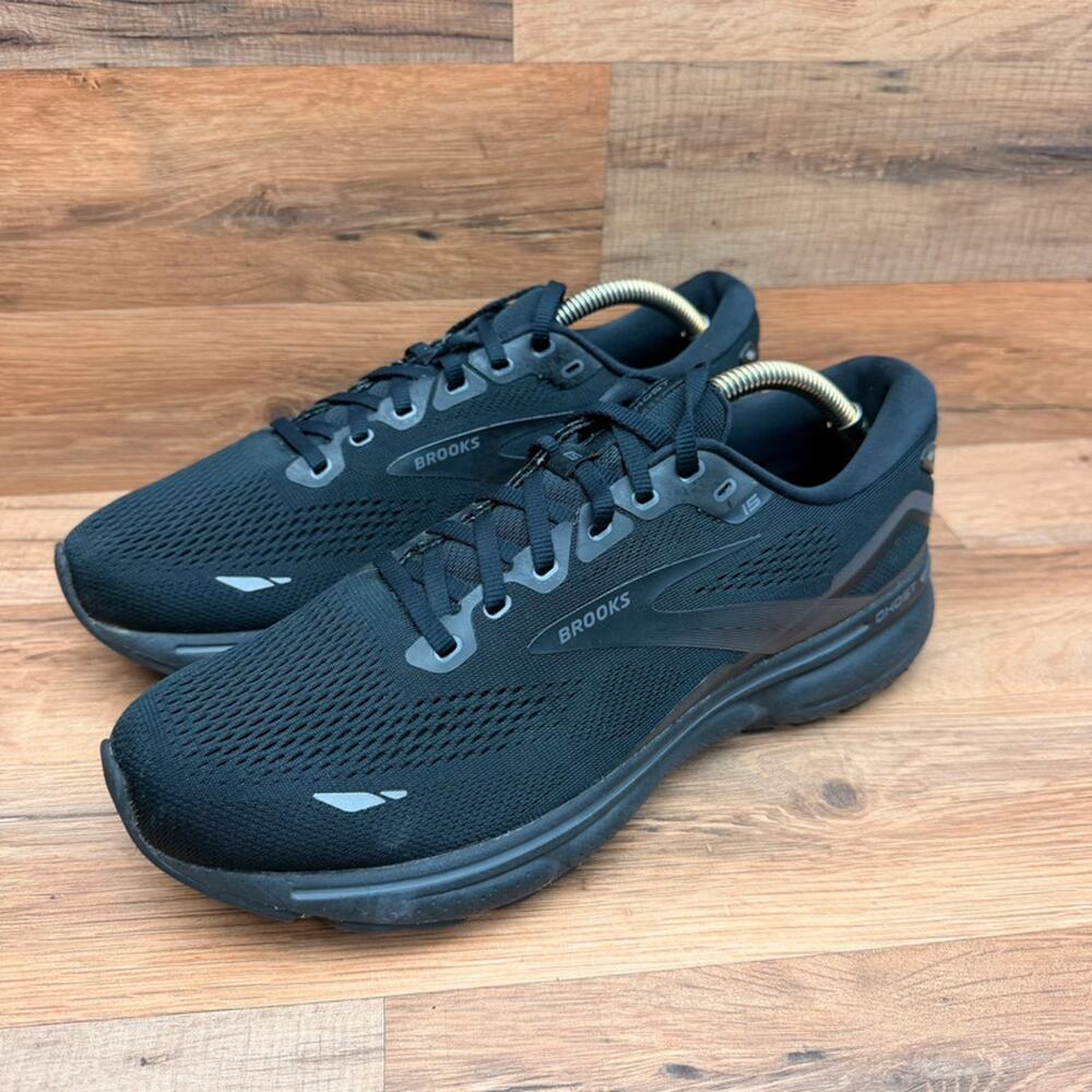 Brooks Ghost 15 men’s Size 10.5 B Wide Shoes Black Running Walking sneakers
